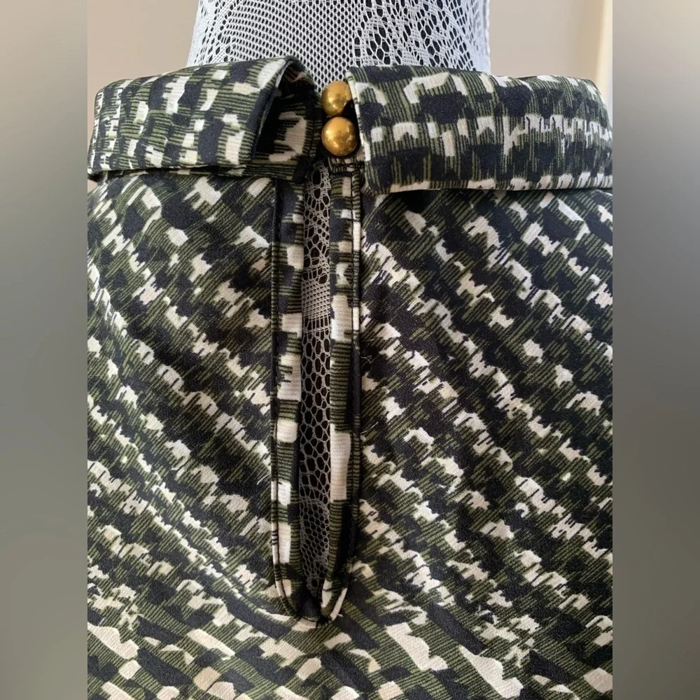 Who What Wear Lightweight Blouse Shirt Medium Top High Neck Pleated Shoulders - Picture 5 of 6